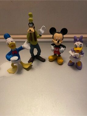 Disney character friends Mickey Goofy Donald and Daisy Duck figurines vintage